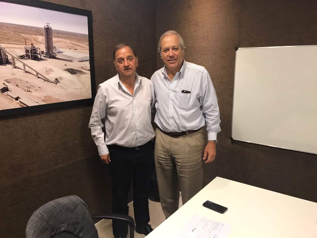 Reunión Linares empresa Petroquímica