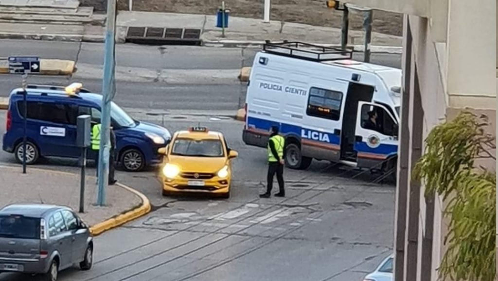 Un Taxi De Otra Ciudad Circulaba En Comodoro E Intent Huir Cuando Iba