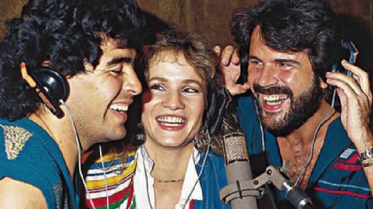 10 momentos de Diego Maradona con la música, desde Charly García y Fito  Páez a Pimpinela | El Comodorense