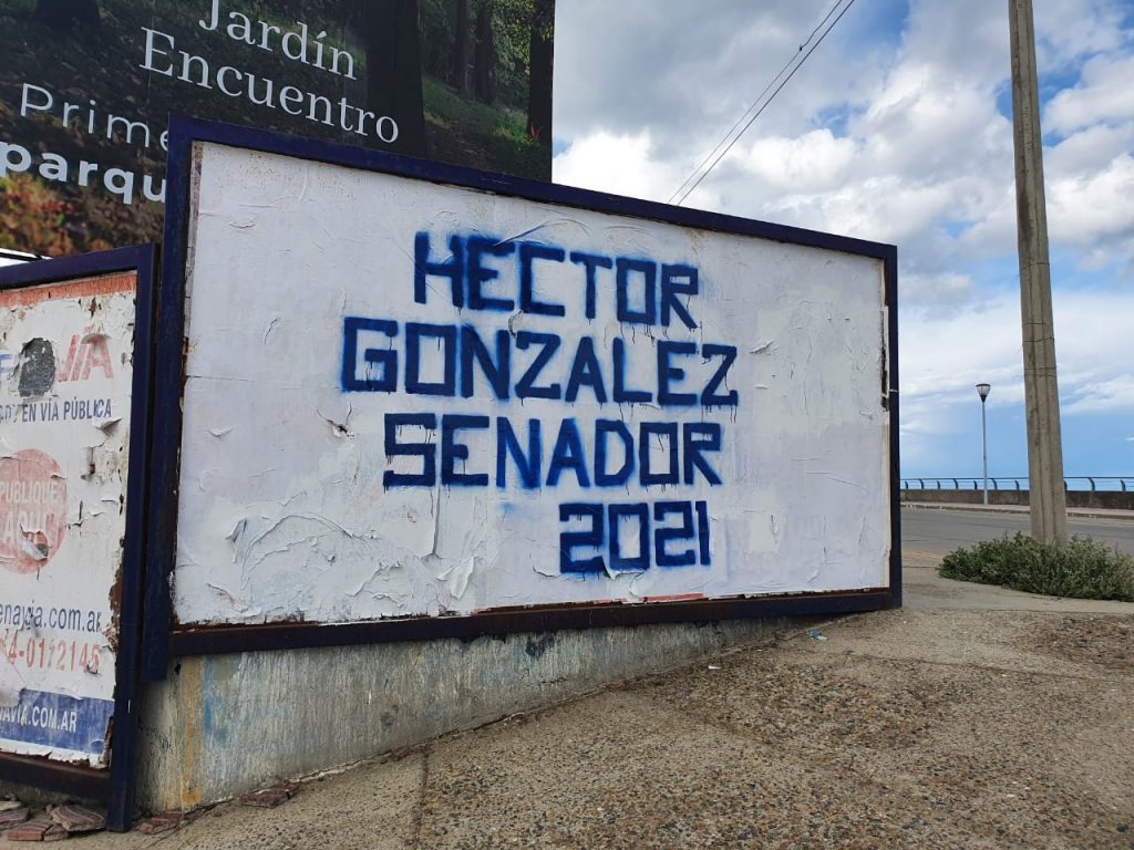 Comodoro: “Héctor González senador 2021” las pintadas que aparecieron en la ciudad